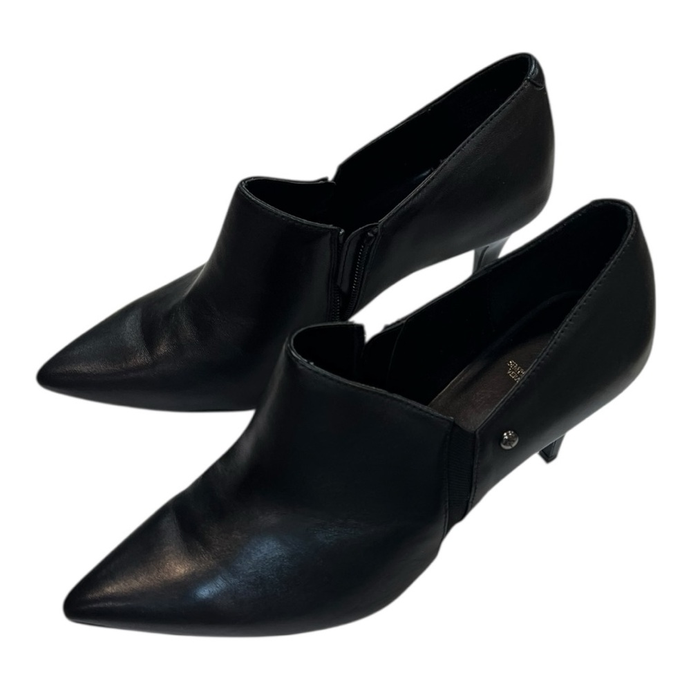 Vera Wang Black Pointed Heels